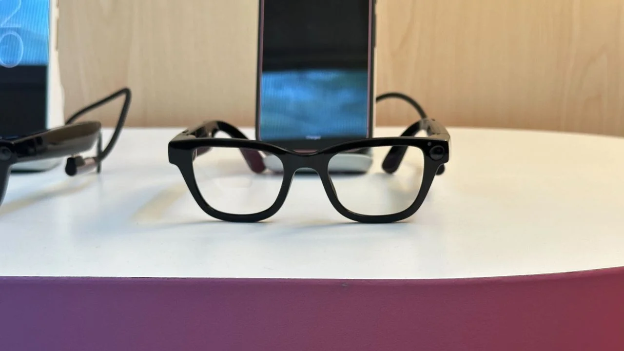 Samsung exec talks smart glasses, and gives us a small glimpse of what to expect